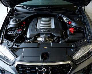 Engine bay cleaned by Sterling crew